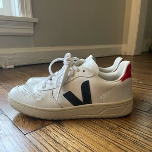 Veja V-10 Sneakers